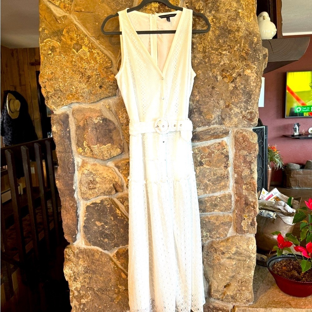 NWOT❗️Elegant White House/Black Market White Lace eyelet dress. - Picture 3 of 5